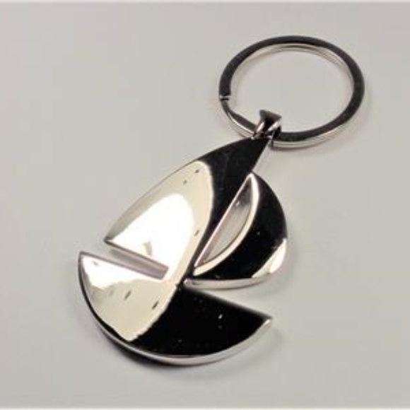 AIRCRAFT METAL SILVER SAILBOAT NAUTICAL KEY CHAIN - Picture 1 of 5